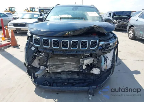 2025 Jeep Compass Latitude z USA, uszkodzony, nr VIN 3C4NJDBN3ST529564